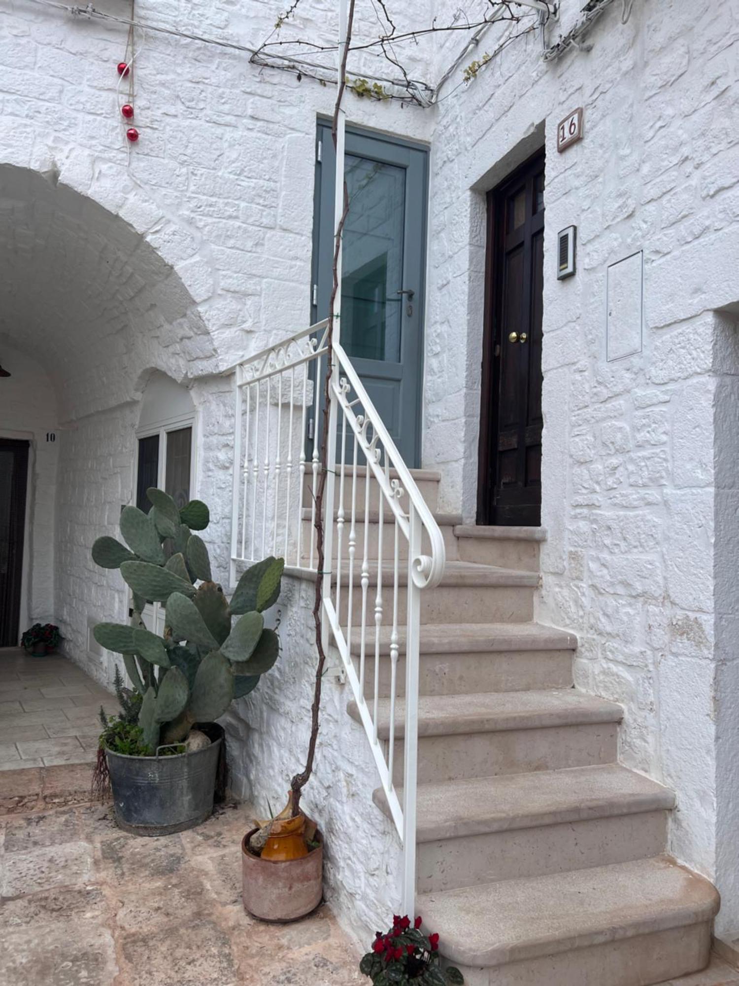 Trullo In Light Villa อัลเบโรเบลโล ภายนอก รูปภาพ